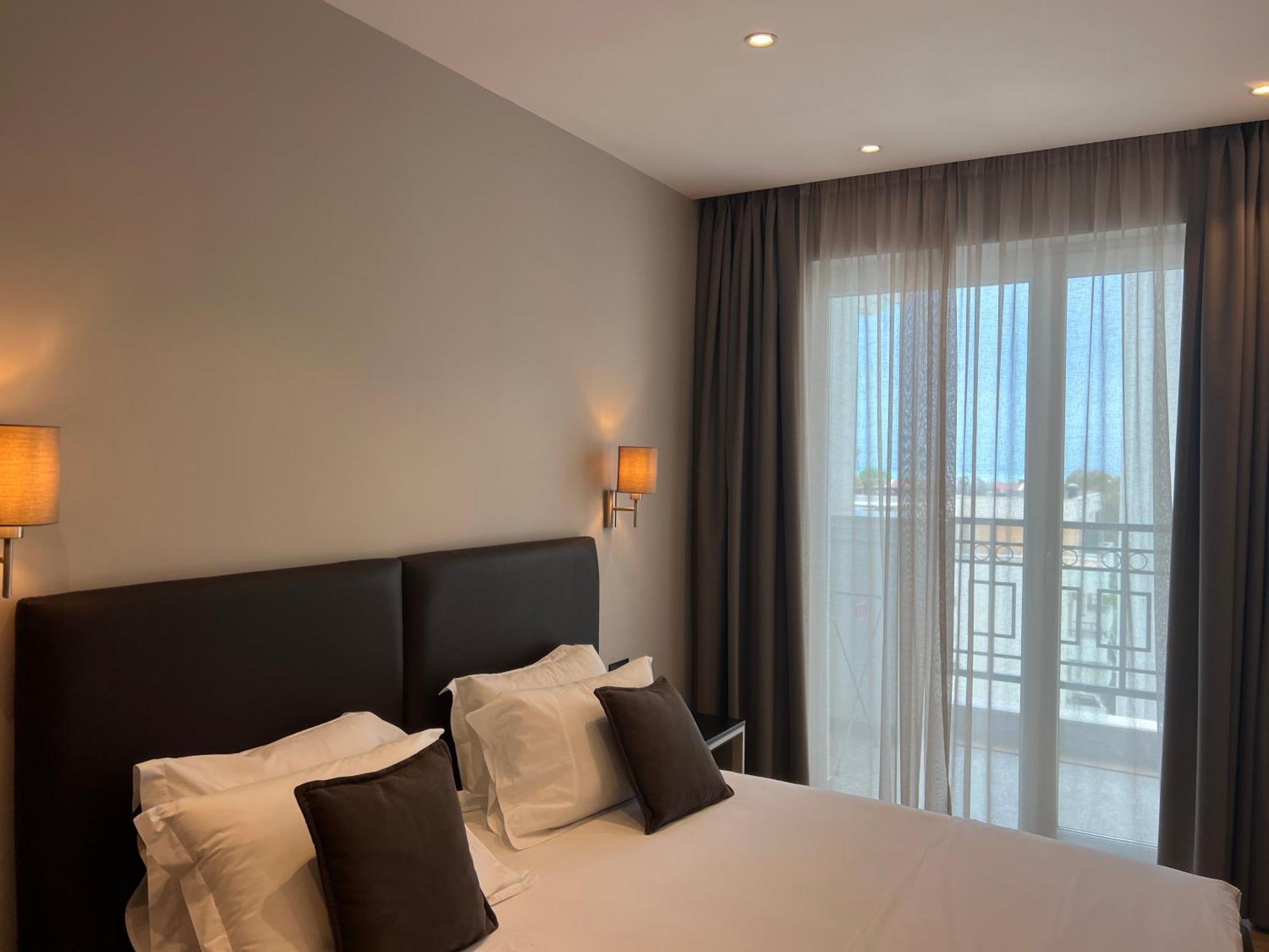 Coastline Luxury Apart Hotel 格勒姆 外观 照片