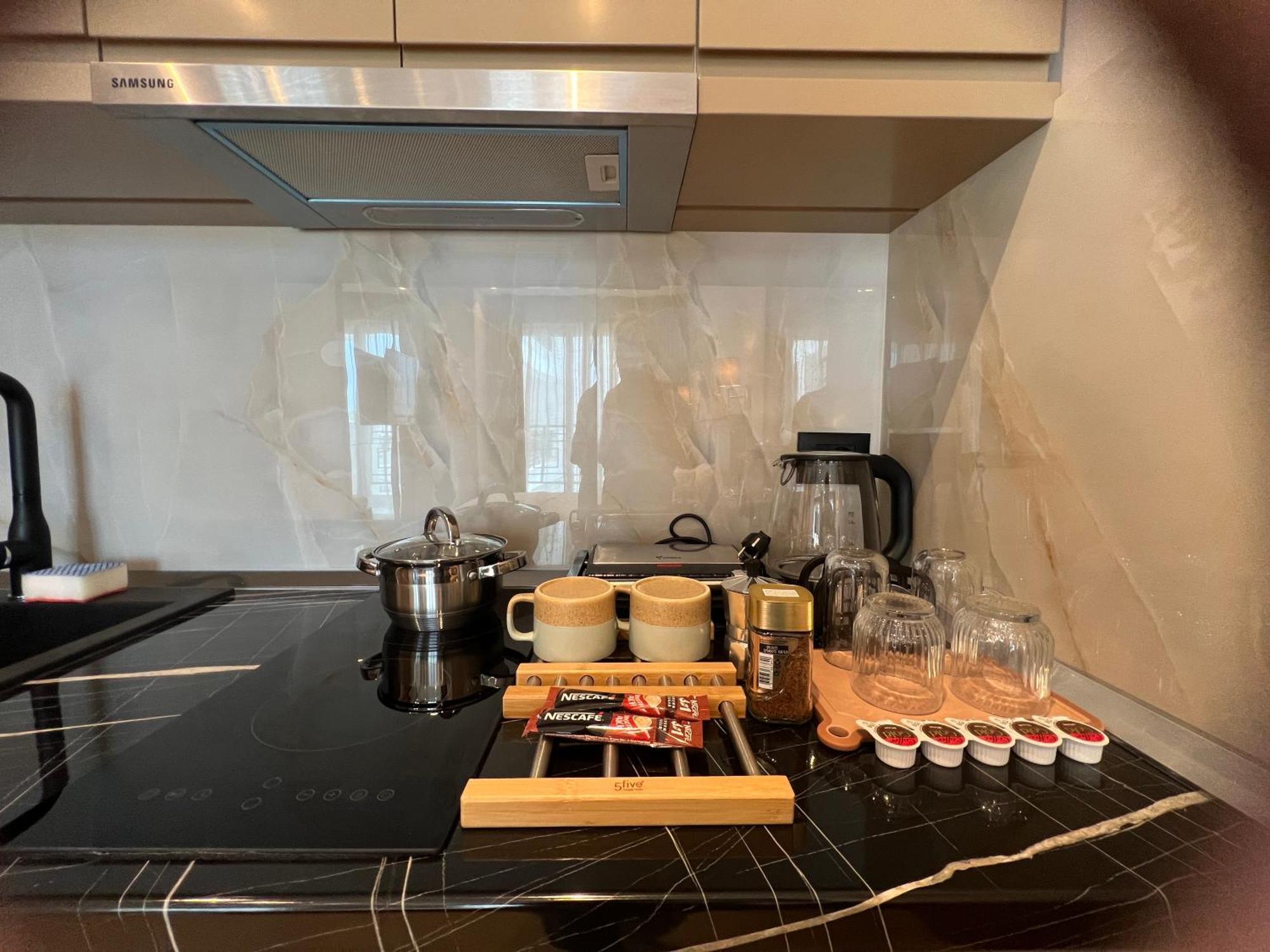 Coastline Luxury Apart Hotel 格勒姆 外观 照片