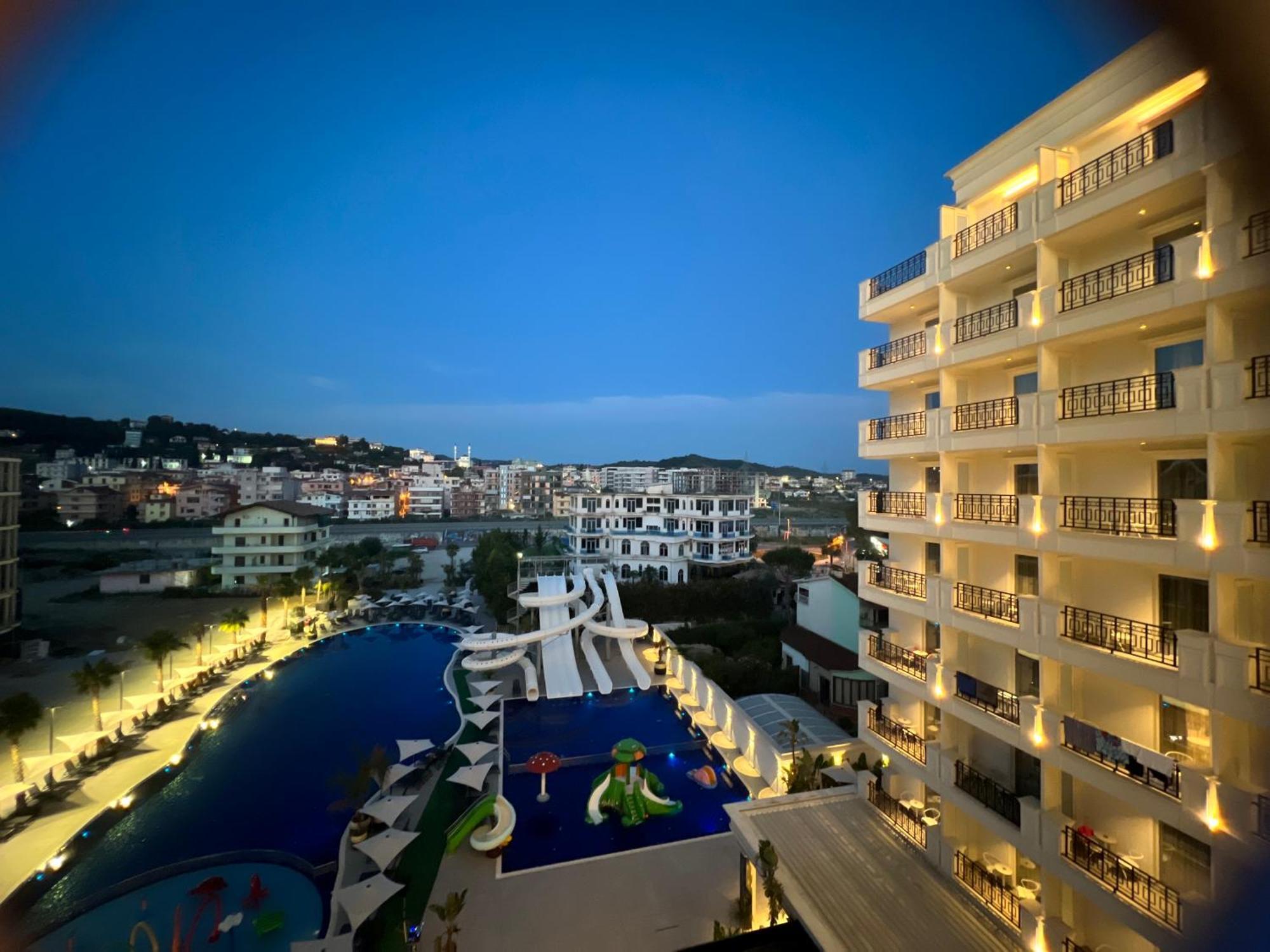 Coastline Luxury Apart Hotel 格勒姆 外观 照片